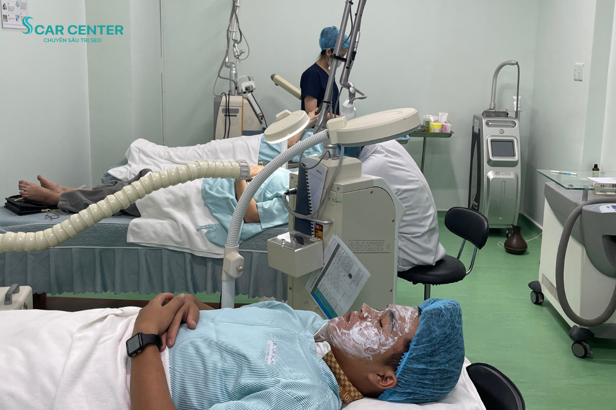 Điều trị sẹo tai nạn bằng Laser: Giải pháp cải thiện sẹo an toàn và hiệu quả