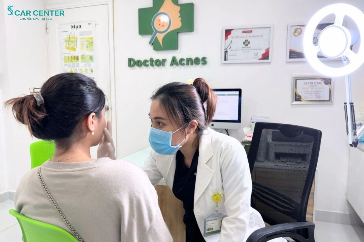 Doctor Acnes phục hồi sẹo rỗ lồi lõm bằng hệ thống công nghệ laser và vi kim hiện đại