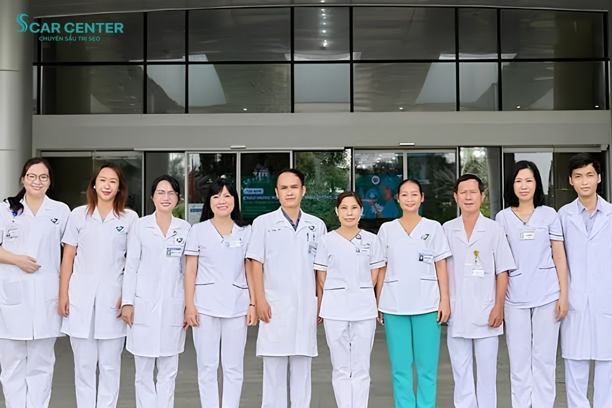 Khám và tư vấn phương pháp cải thiện sẹo rỗ tại Bệnh viện Quân y 175