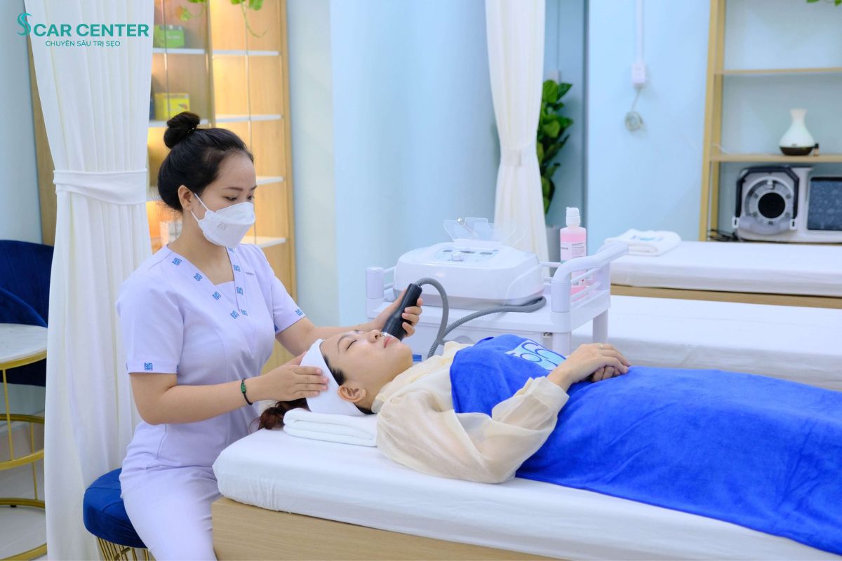 Khoa Da liễu Bệnh viện Đại học Y Dược TP.HCM điều trị sẹo rỗ phức tạp